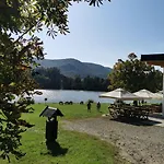 Nyaraló Vöröstölgy Esztergom