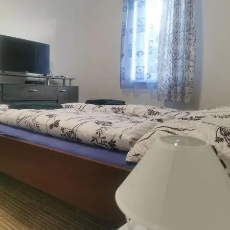 Holiday home Voeroestoelgy Vendeghaz *