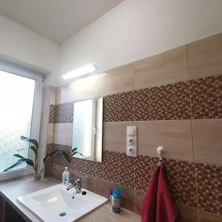 Voeroestoelgy Vendeghaz