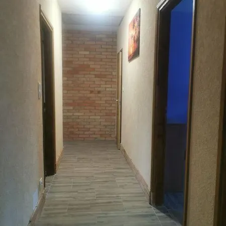 Holiday home Voeroestoelgy Vendeghaz *