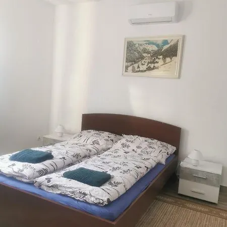 Holiday home Voeroestoelgy Vendeghaz